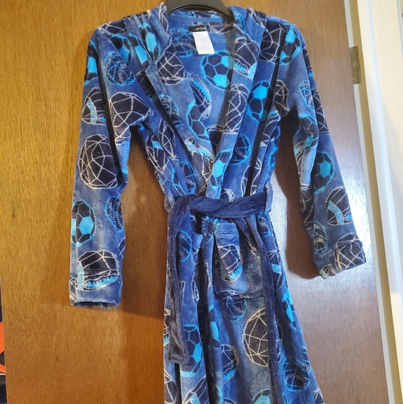 Other - Super soft sports robe, size 12/14 youth